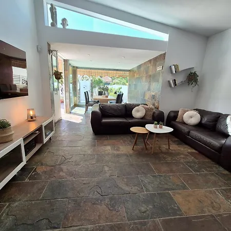 Villa Privada Con Piscina | Todo Cerca A Pie Vila *